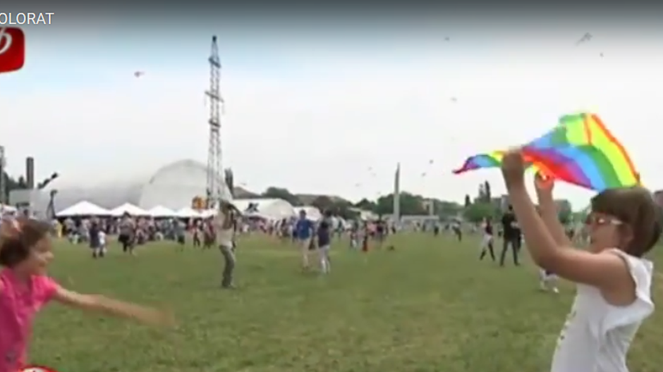 Festivalul zmeielor a transformat zeci de adulţi în copii