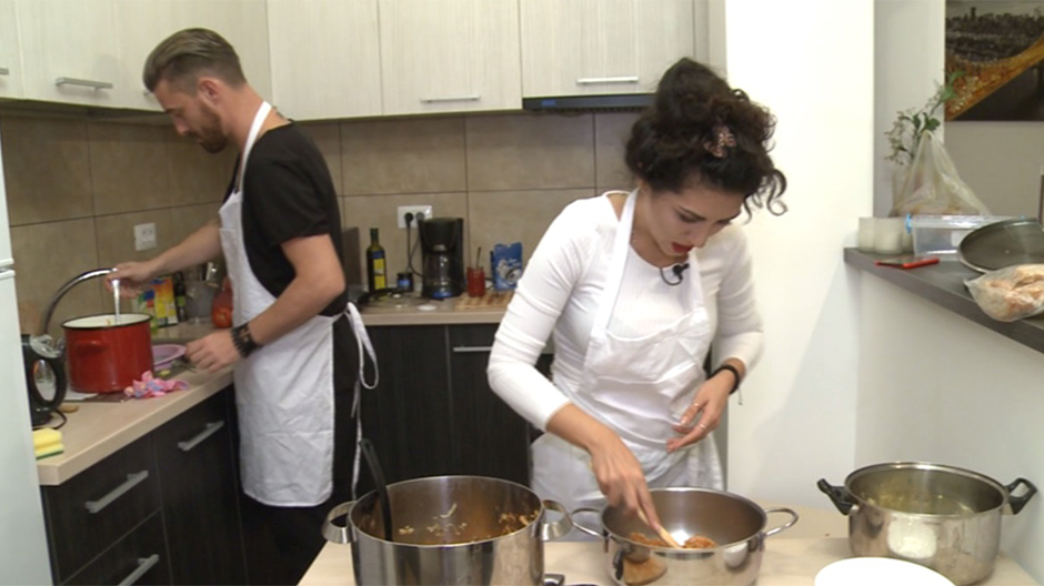 Sâmbătă la Prima TV,   Doiniţa Oancea şi Mihai Chiţu vs. Roxana Marcu şi Sorin Brotnei, duel culinar la Super Cireaşa de pe tort!