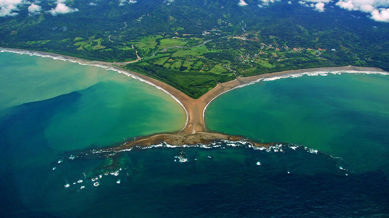 Costa Rica gandeste in perspectiva: vrea sa devina prima tara din lume cu 0% deseuri din material plastic si 0% emisii de carbon!