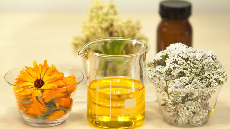 Uleiurile naturale potrivite fiecarui tip de ten. Frumusetea dobandita natural