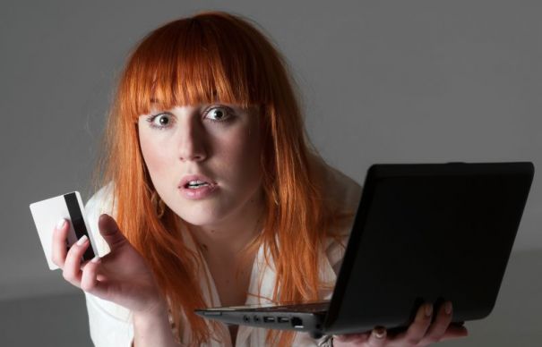Ai un card de credit sau debit? Uite cum sa te feresti de fraude